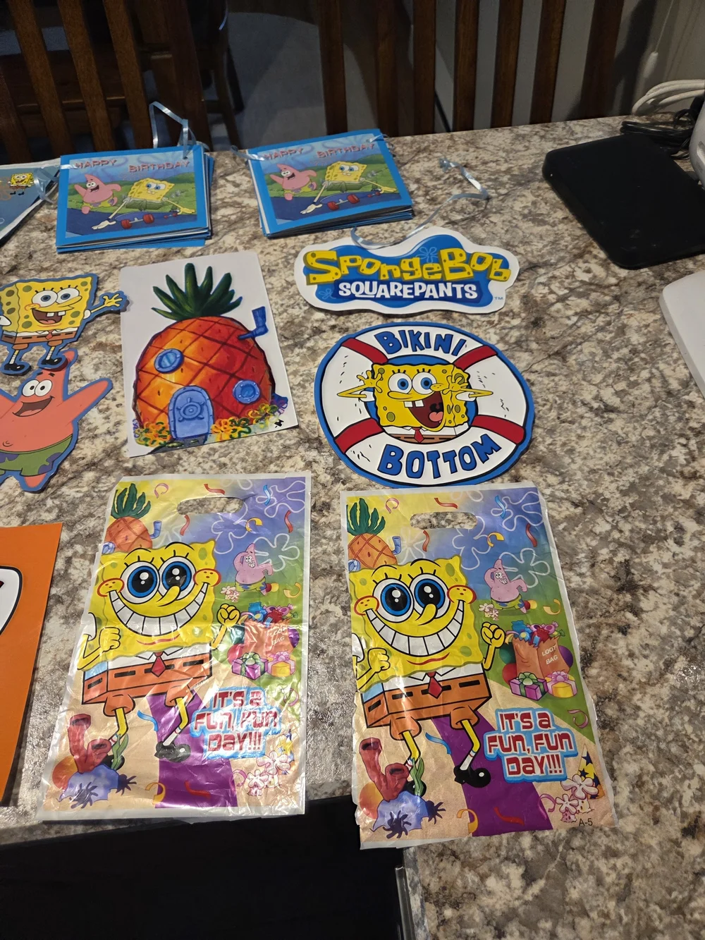 SpongeBob SquarePants Party Decor Kit - Yellow